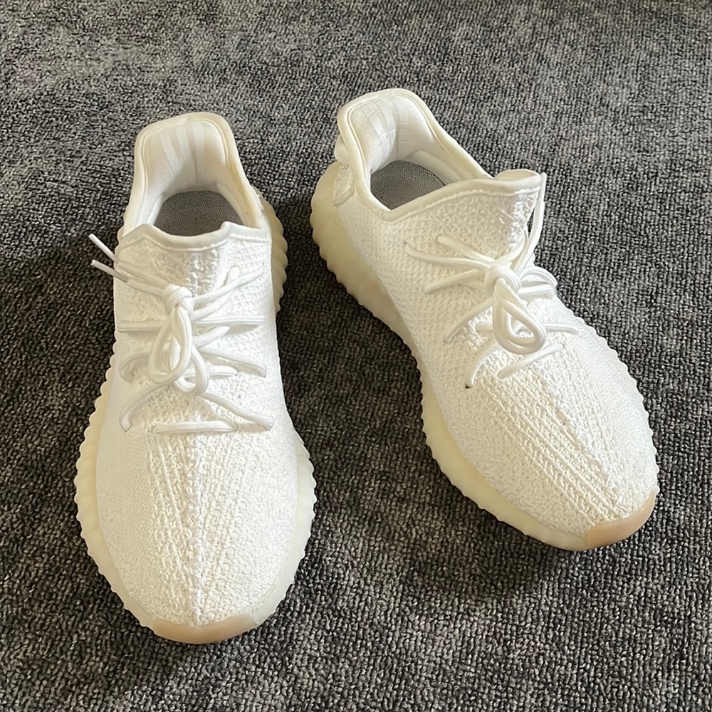 Woman’s very comfortable white/cream sz 7.5 shoes